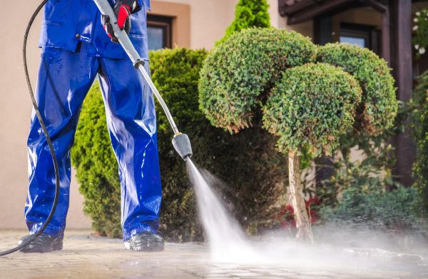 Driveway Cleaning in Cedar Falls