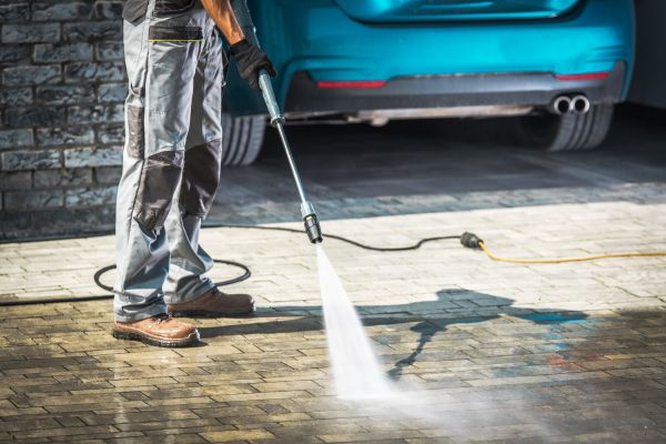 Driveway Pressure Washing in Cedar Falls