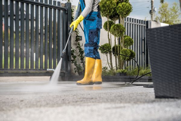 Driveway Power Washing in Cedar Falls