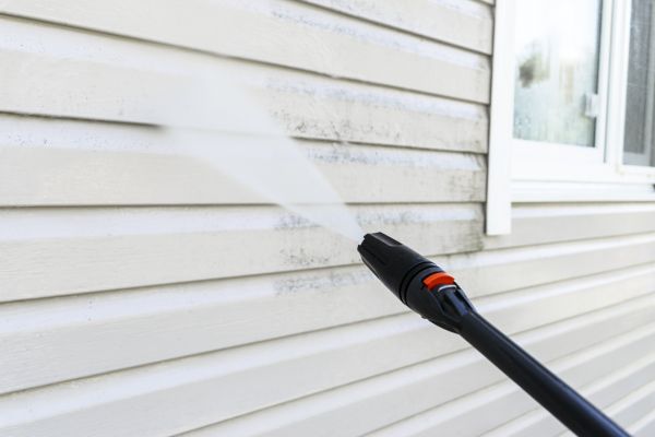 Siding Power Washing in Cedar Falls