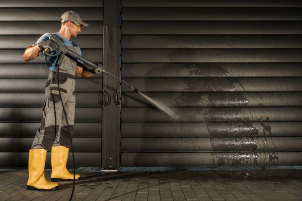 Garage Power Washing in Cedar Falls