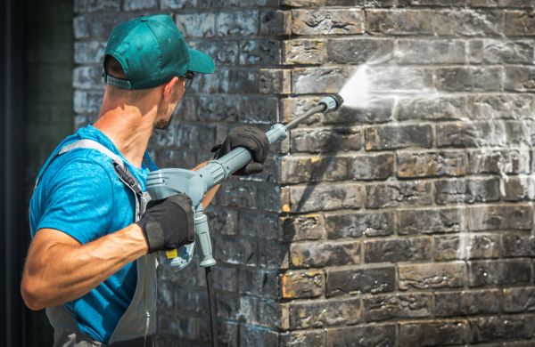 Commercial Building Washing in Cedar Falls