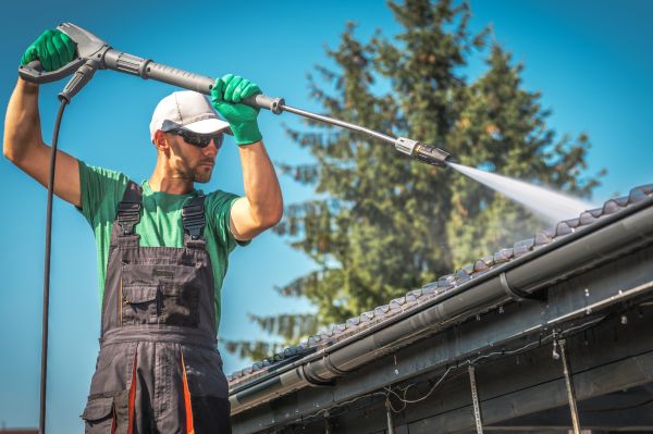 Gutter Washing in Cedar Falls