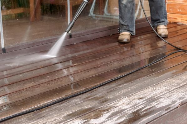 Pool Deck Power Washing in Cedar Falls