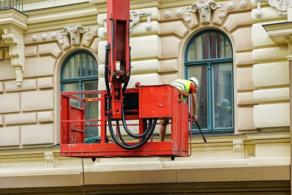 Building Pressure Washing in Cedar Falls
