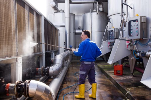 Business Pressure Washing in Cedar Falls