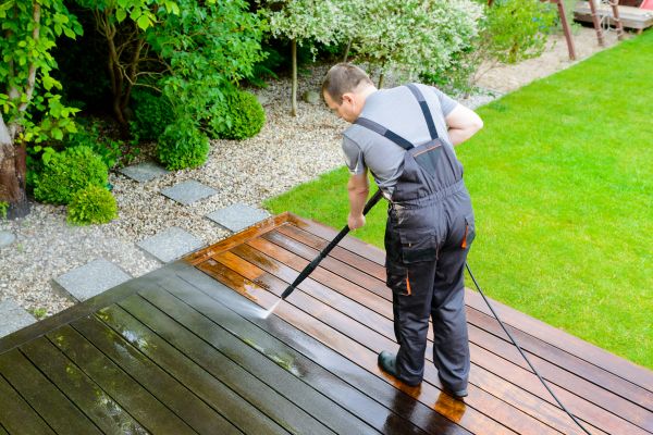 Deck And Patio Cleaning in Cedar Falls
