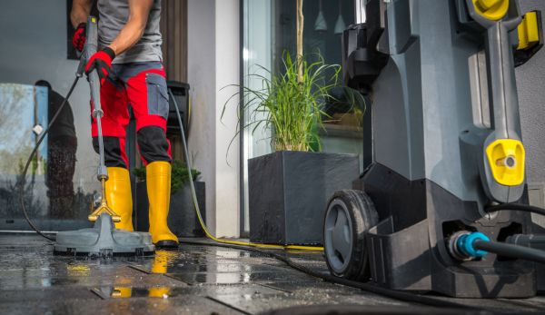 Commercial Pressure Cleaning in Cedar Falls