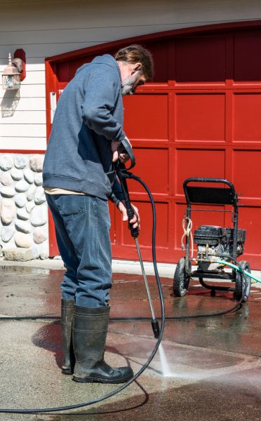 Driveway Pavement Cleaning in Cedar Falls