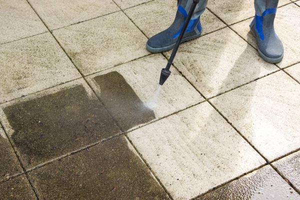 Outdoor Concrete Cleaning in Cedar Falls