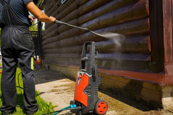 Cabin Pressure Washing in Cedar Falls
