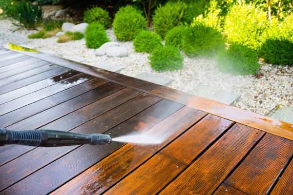 Deck Cleaning in Cedar Falls